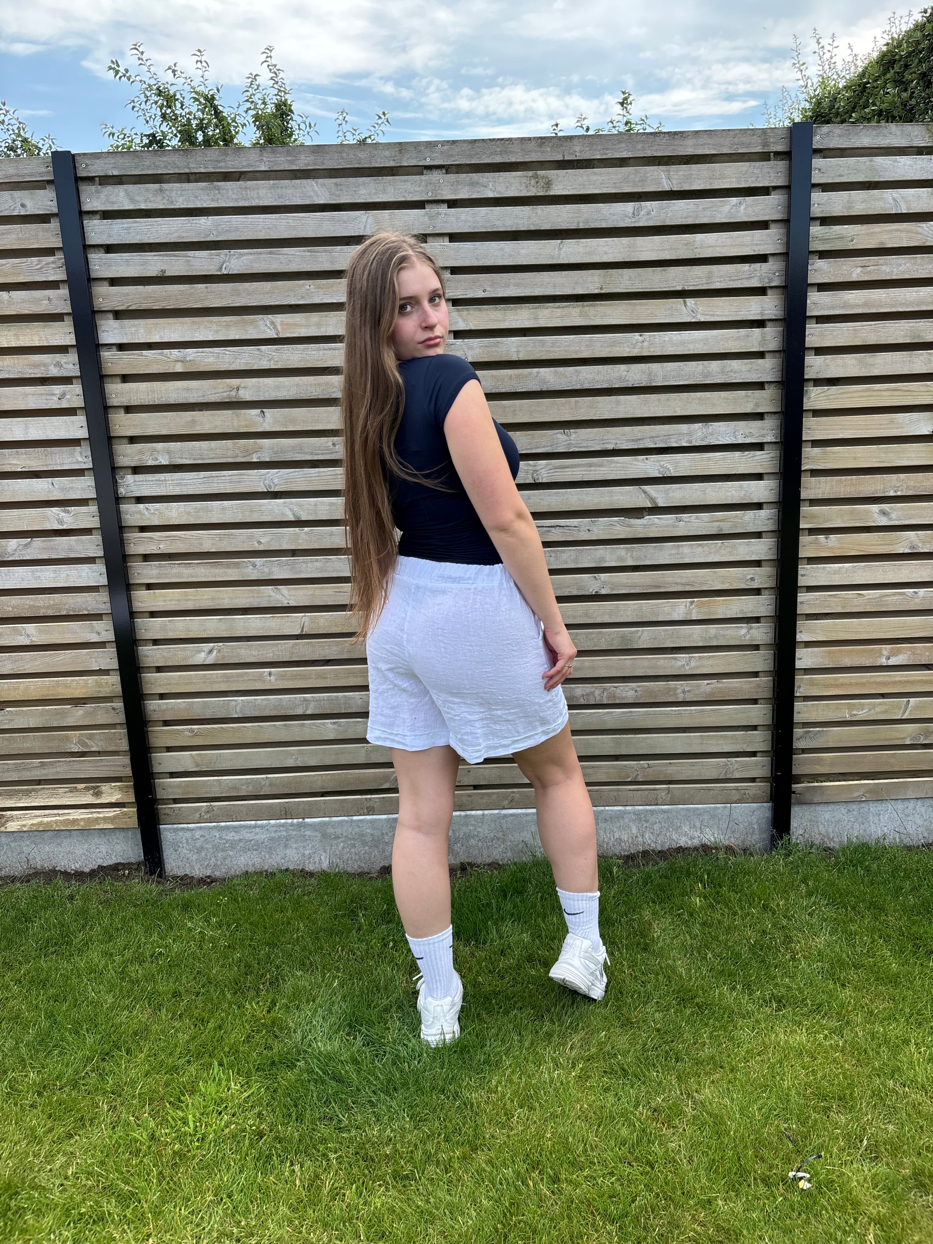 Bella Short
